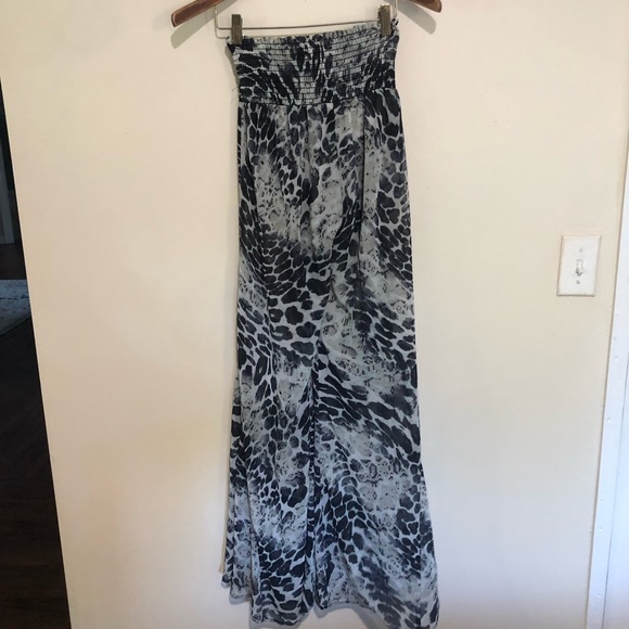 Show Me Your Mumu Smocked Waist  Flare pants At Bottoms Size Small. - Picture 4 of 16